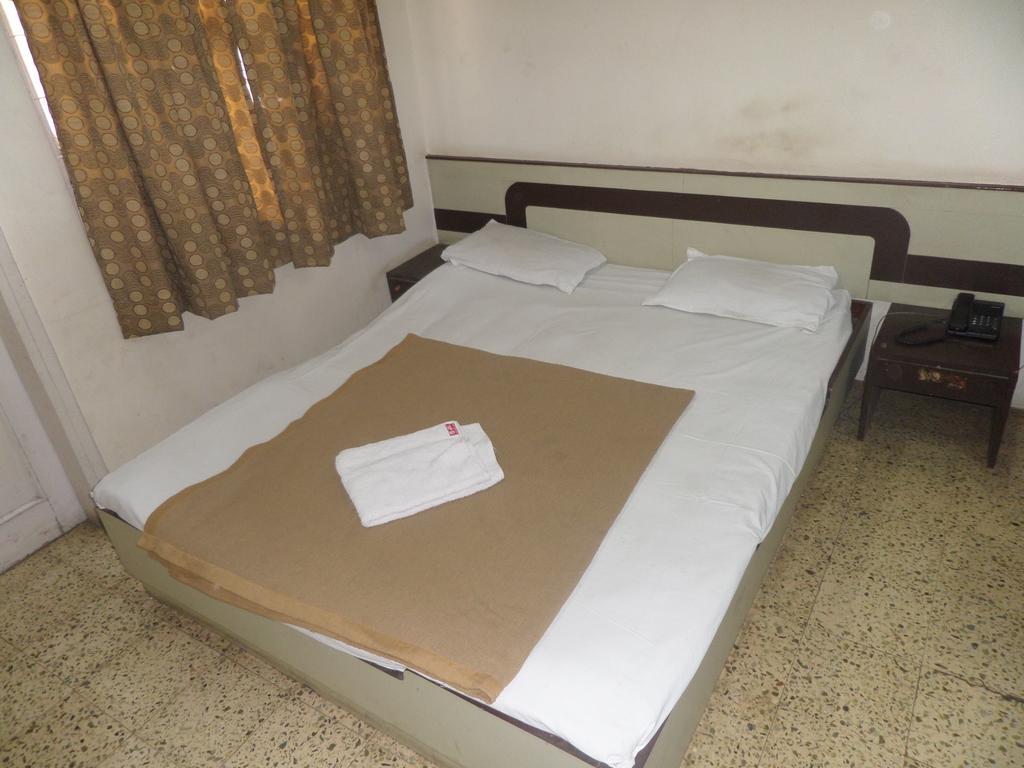 Hotel Shilpa Nashik Oda fotoğraf