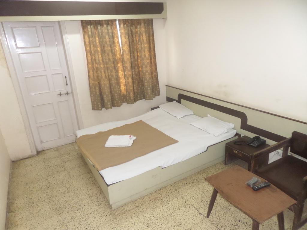 Hotel Shilpa Nashik Oda fotoğraf