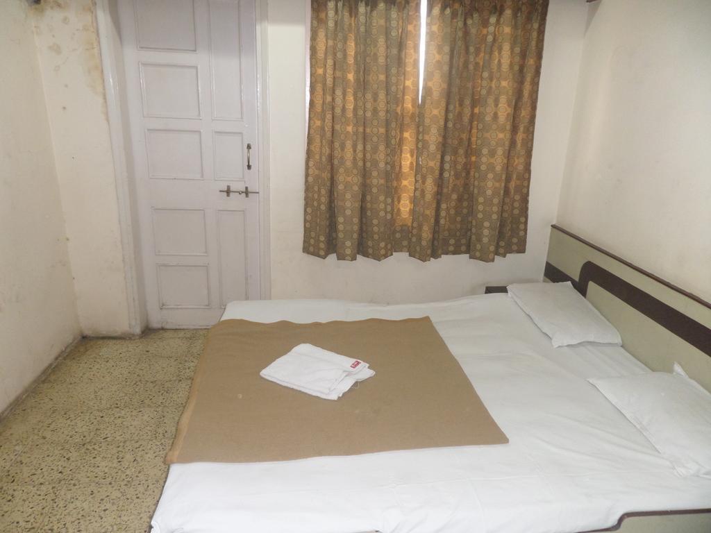 Hotel Shilpa Nashik Oda fotoğraf